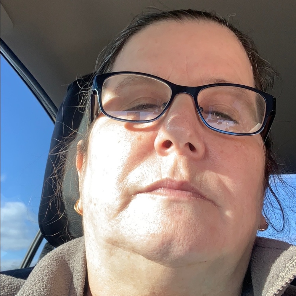 Meet your Posher, Amada